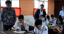  ujicoba Computer Assisted Web Interviewing (CAWI) Sensus Penduduk 2020 di SMA Langlangbuana Bandung